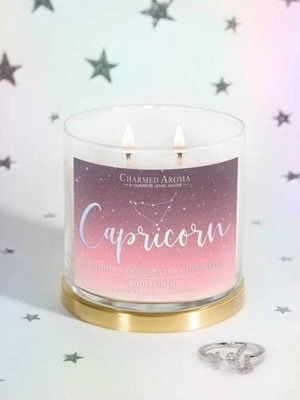 Charmed Aroma sojowa świeca zapachowa z biżuterią 12 oz 340 g Pierścionek - Capricorn Koziorożec Zodiak